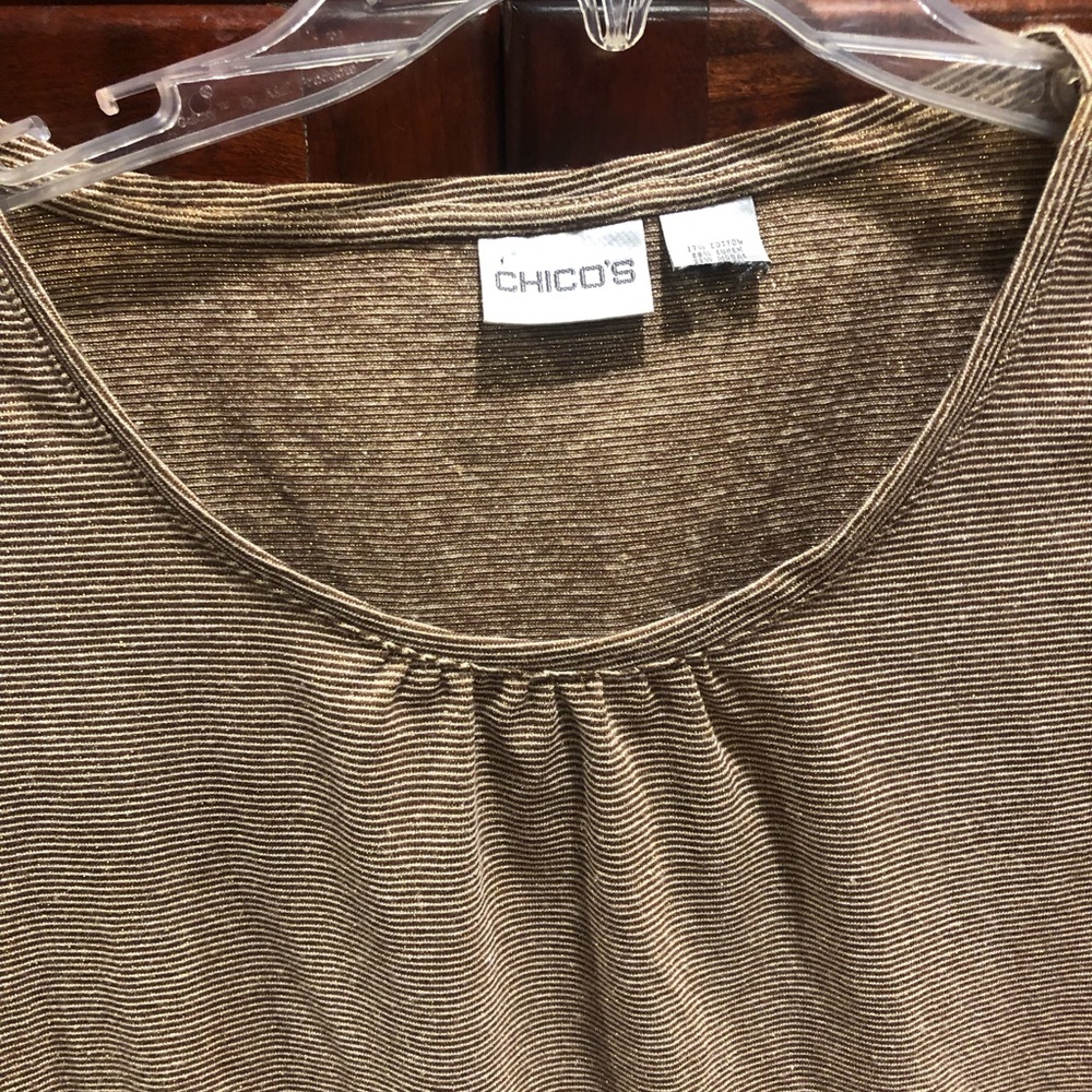 2/$30 Chico’s Taupe Textured Top Gathered Scoop Neck 3/4 Sleeve Blouse Sz 1 (M) - Picture 6 of 10